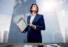 Comment investir dans l’immobilier pendant la crise : opportunités et précautions Pourquoi continuer d’investir dans l’immobilier malgré la crise