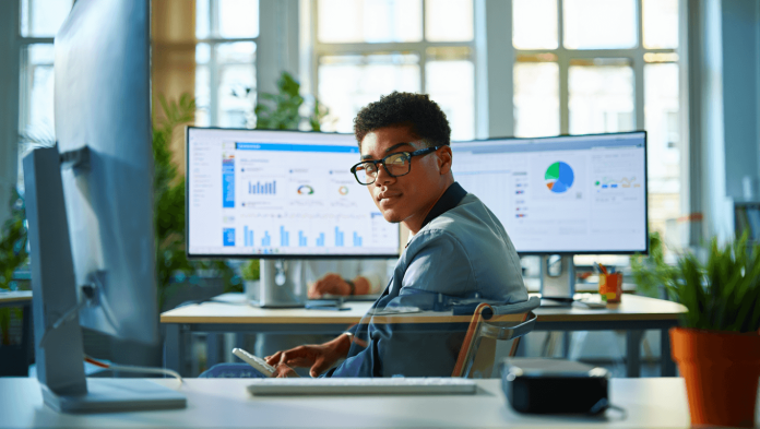 Laura Paillet social media manager freelance