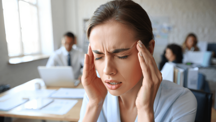 Migraine au travail définition et recours juridiques