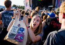 Comment créer des produits dérivés rentables et appréciés par vos fans ? Shopify