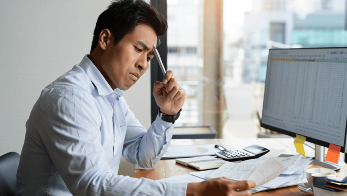 Indemnités repas & paniers : quels plafonds URSSAF en déplacement ?