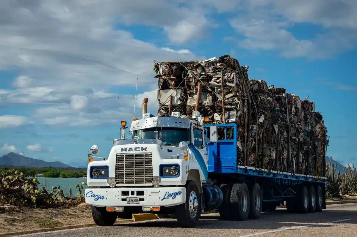 Chargement optimisé d'un camion de livraison avec meilleur taux de remplissage