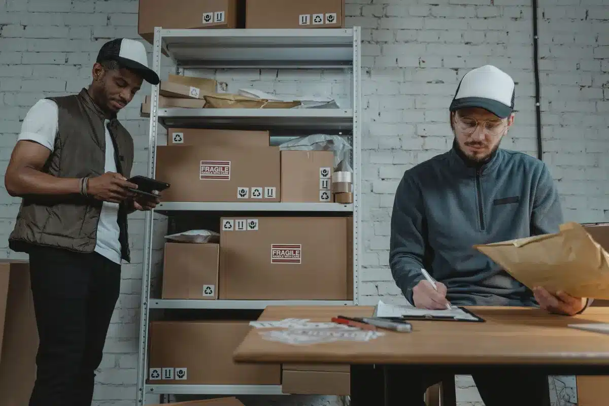 Inventaire et configuration d'une boutique e-commerce sur un ordinateur