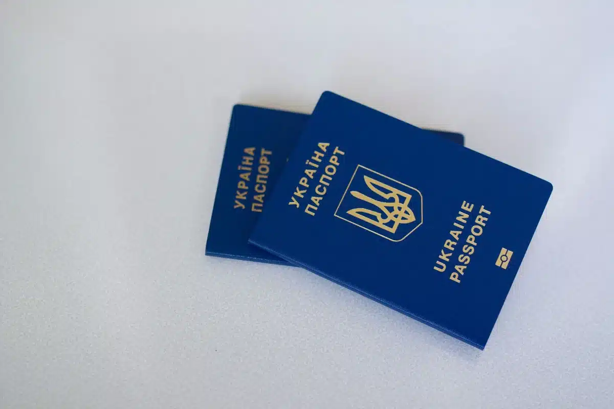 Documents administratifs : carte d'identité, justificatif de domicile et formulaires